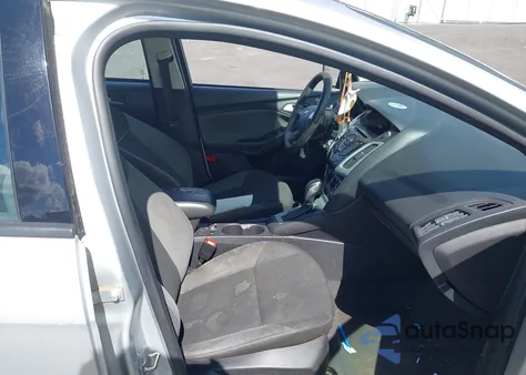 2014 Ford Focus Se z USA, uszkodzony, nr VIN 1FADP3F28EL382782